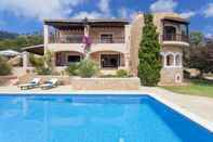 Swimming Pool Villa Cas Berris