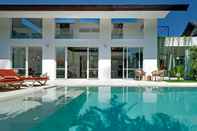 Swimming Pool Villa Alina