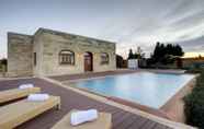 Swimming Pool 2 Villa Munqar