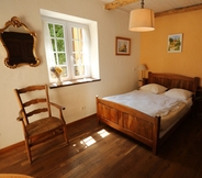 Bedroom 4 Chambre d'hotes Le Moulin d'Orpierre