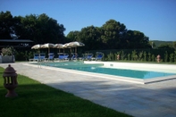 Swimming Pool Residenza Erba Di Campo