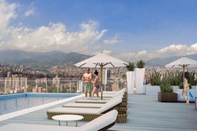 สระว่ายน้ำ York Luxury Suites Medellín