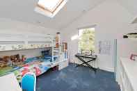 Common Space Bright & Spacious 5 Bed House in Charming Putney