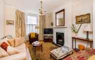 Khu vực công cộng 2 Fabulously British 3 Bed House near Battersea Park