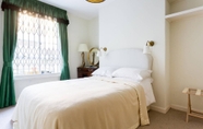 Bedroom 5 Delightful 2 bed Garden Flat in Shepherd's Bush