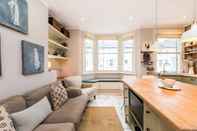 Ruang Umum Charming, Recently Renovated 2-bed in Fulham