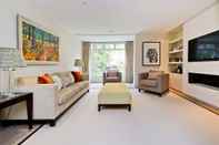 Common Space Spacious & Tasteful 4-bed House in Holland Park