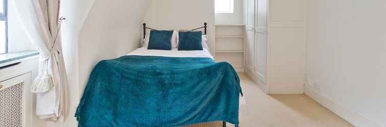 Kamar Tidur Luxurious 2-bed Apartment