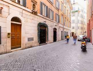 Exterior 2 Historical Apartment near Spanish Steps