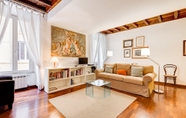 Common Space 4 Historical Apartment near Spanish Steps