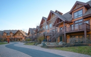 Exterior 2 Etoile du Matin by Tremblant Platinum