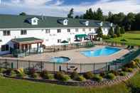 Swimming Pool Manistee National Golf and Resort