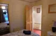 Bedroom 2 2 Bed Apartment 2 Mins Walk Away From the Beach!