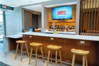 Quầy bar, cafe và phòng lounge SpringHill Suites by Marriott Spokane Airport