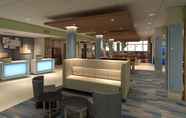 Lobi 3 Holiday Inn Express & Suites Edmonton SW - Windermere, an IHG Hotel