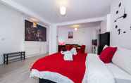 Kamar Tidur 3 Modern studio in Harrow