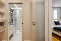 In-room Bathroom Garcia de Orta - Chic & Trendy T.M. Flat