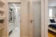 In-room Bathroom Garcia de Orta - Chic & Trendy T.M. Flat