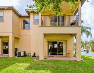 Exterior 2 744lam Regal Palms Resort Town Home