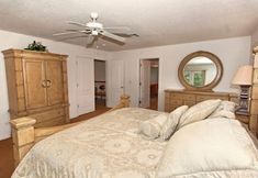 Phòng ngủ 3 Birdale Street Villa Highlands Reserve