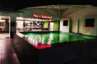 Swimming Pool Hotel Grand Kaushalya