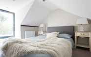 Kamar Tidur 5 The Navy Court - Scandinavian Inspired 4bdr Central Home