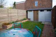 Swimming Pool The Old Post Office - Bright Modern 4bdr Townhouse With Private Garden