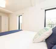 Kamar Tidur 6 The Cliffside Chalet - Warm Modern 3bdr Riverside Home