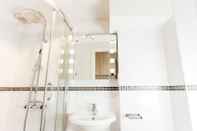 In-room Bathroom The Southwick Sanctuary - Large Modern 6bdr With Terrace