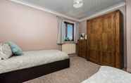 Kamar Tidur 5 4 Bedroom Detached House- Log Fire, Mountain Views