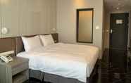 Bedroom 3 Champ de Roses Hotel
