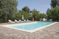 Swimming Pool Villa Salvocarmelina