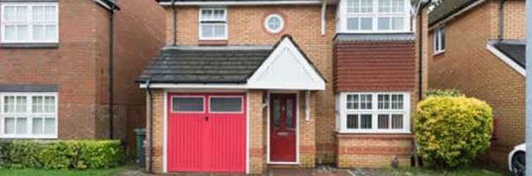 Exterior Modern 4 Bedroom Detached House in Cardiff