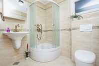 In-room Bathroom Stone House San Pelegrin