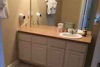 In-room Bathroom 3BR Windsor Hills Townhome 7671 by OVRH