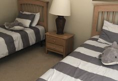 Phòng ngủ 3 5BR Hampton Lakes Pool Home 700 by OVRH