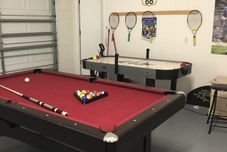 Phương tiện giải trí 5BR Hampton Lakes Pool Home 700 by OVRH