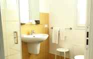 Toilet Kamar 4 Hotel Grel