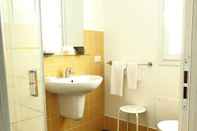 Toilet Kamar Hotel Grel