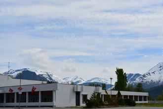 ภายนอกอาคาร 4 Isfjorden Turisthotell & Motell