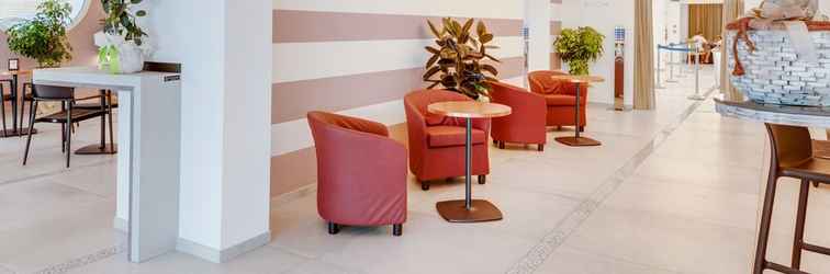 Lobby Romagna Suite Hotel