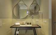 In-room Bathroom 3 Mjus World Resort & Thermal Park