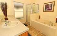 In-room Bathroom 4 1915msd