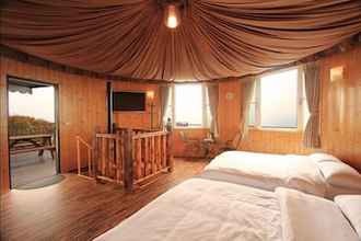 Kamar Tidur 4 Stream Yurt Campground