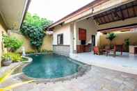 Swimming Pool 9-BR Private Pool Villa Walk to Seminyak Beach