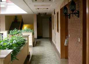 Lobi 4 Savoy Suites Noida