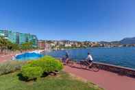 Swimming Pool Majestic Lake View