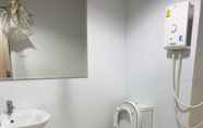 Toilet Kamar 4 S4U Office & Hotel