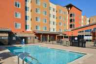 Swimming Pool Residence Inn by Marriott Bakersfield West