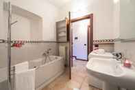 In-room Bathroom Residenza Bella Belgirate